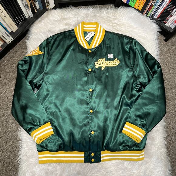 NINTENDO THE LEGEND OF ZELDA HYRULE BOMBER JACKET BOXLUNCH - Picture 1 of 4